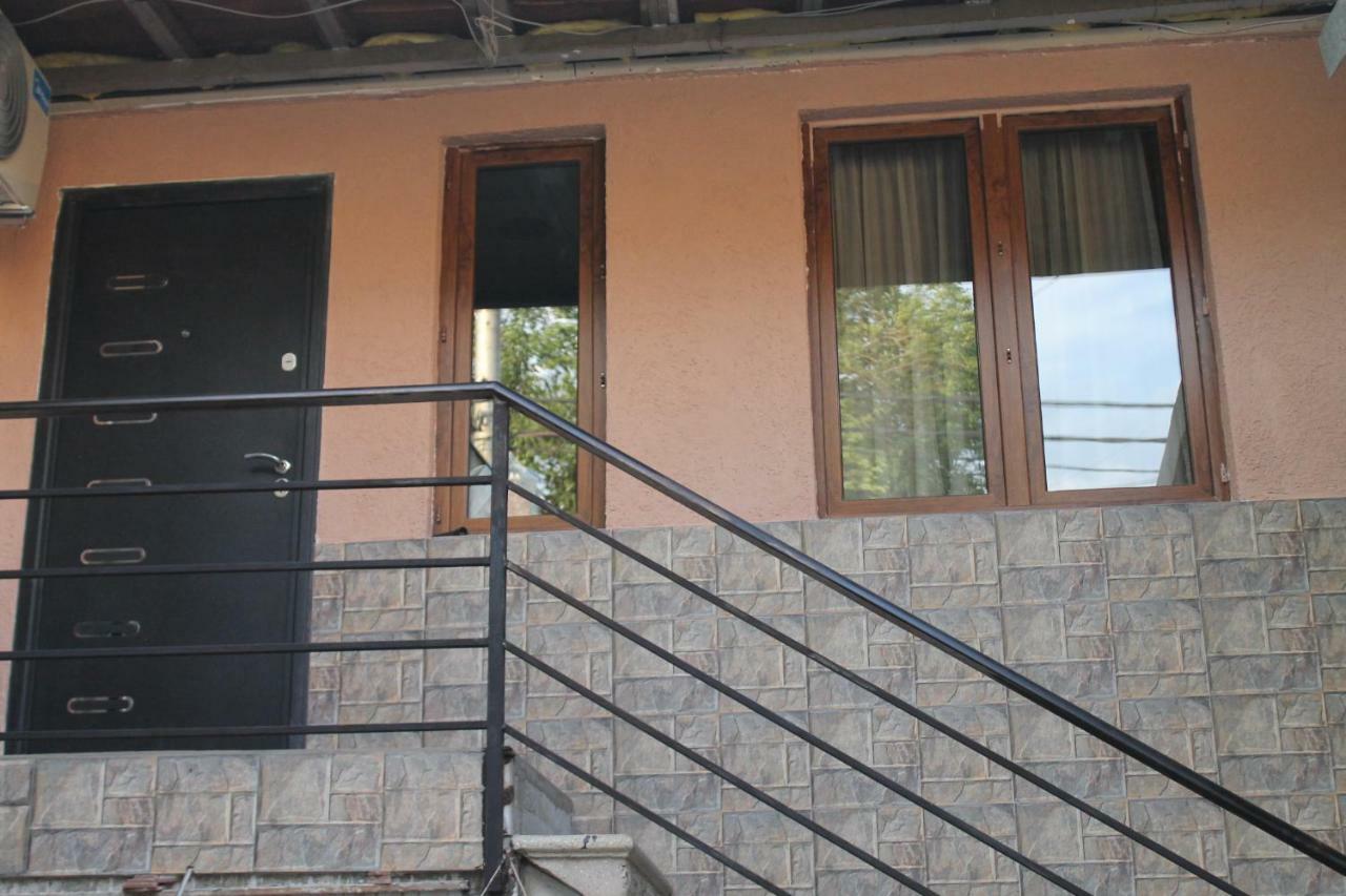Family Apartament Lägenhet Tbilisi Exteriör bild